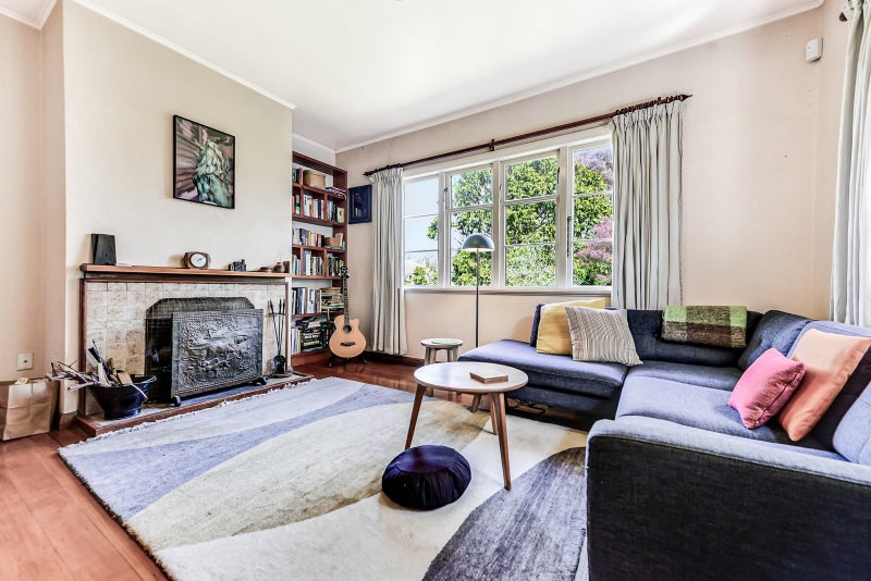 38 Plunket Terrace, Hamilton East, Hamilton - Carousel 1