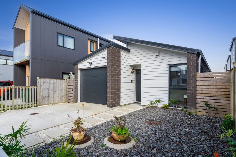 5 Taiaha Street, Ardmore, Auckland - Carousel 2