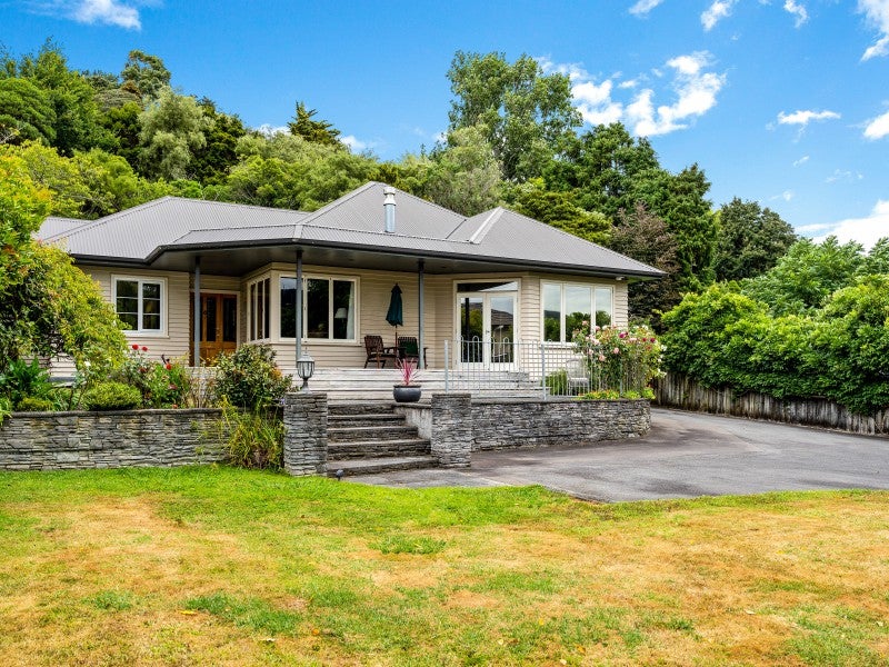 72 Heretaunga Square, Silverstream, Upper Hutt - Carousel 1