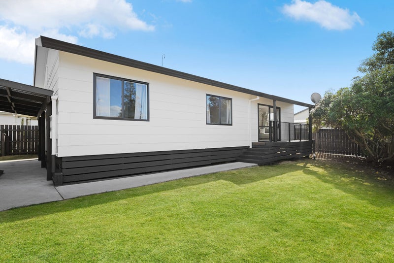 12 Lloyd Drive, Nawton, Hamilton - Carousel 2