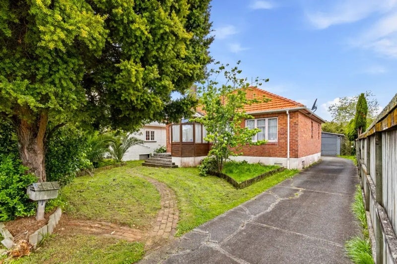 6 Somerset Road, Mount Roskill, Auckland - Carousel 2