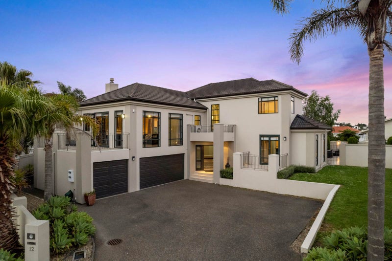 12 Courtneys, West Harbour, Auckland - Carousel 1