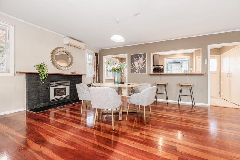 16 Toru Street, Te Atatu Peninsula, Auckland - Carousel 2