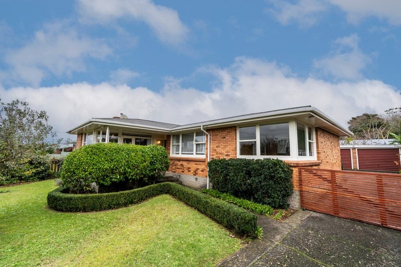 20 Springfield Crescent, Enderley, Hamilton - Carousel 1