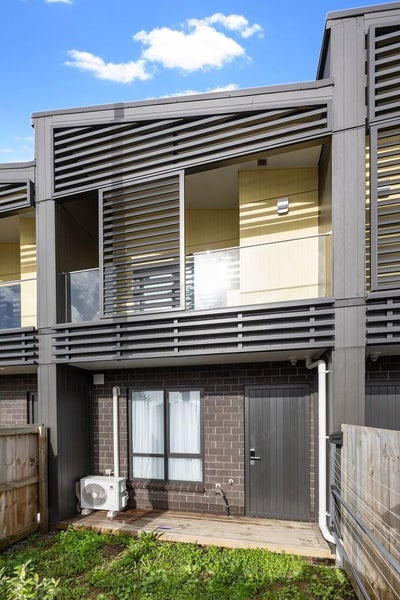 2/3226 Great North Road, New Lynn, Auckland - Carousel 11