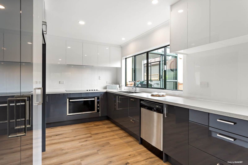 10 Brigham Young Drive, Albany, Auckland - Carousel 2