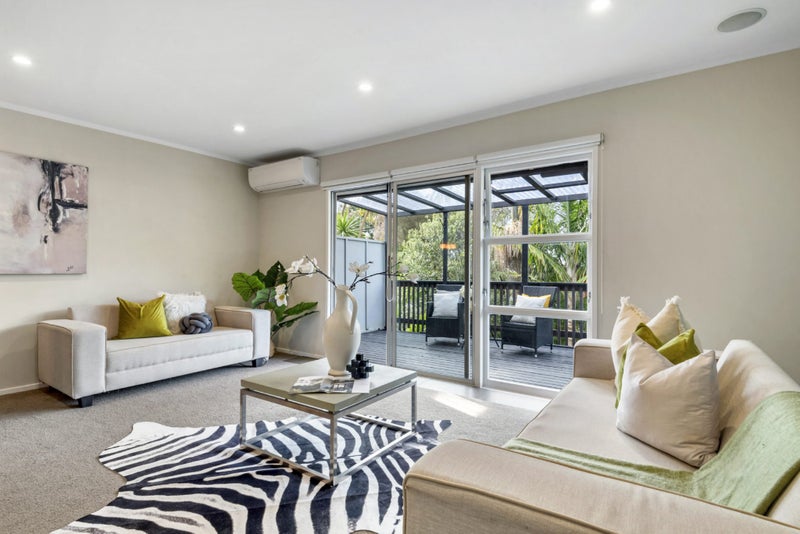 1/649 Beach Road, Rothesay Bay, Auckland - Carousel 2