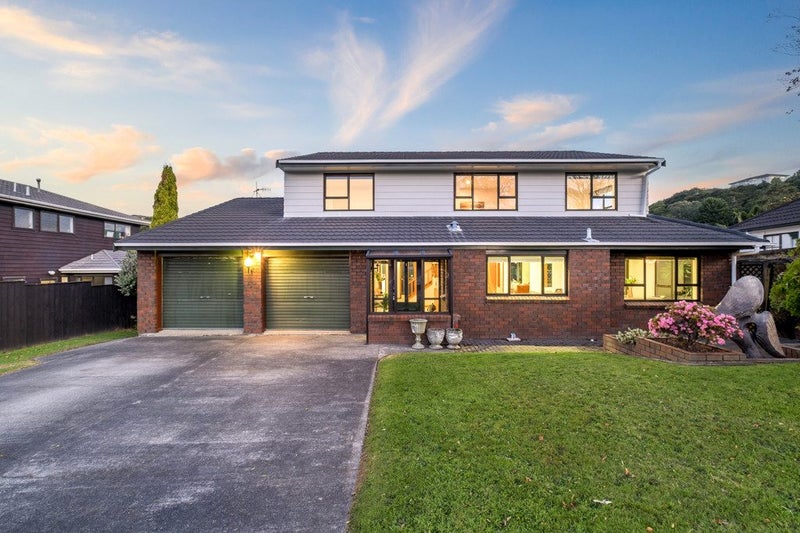 34 Shackle Lane, Whitby, Porirua - Carousel 1