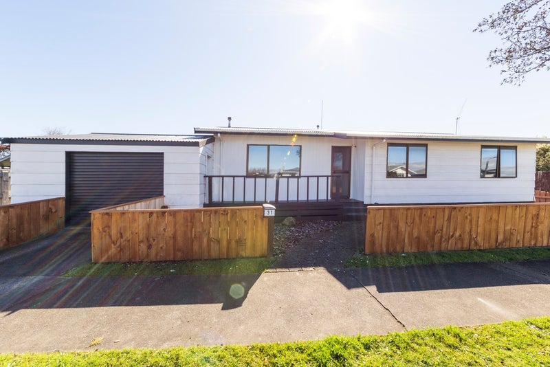 31 Peter Hall Drive, Kelvin Grove, Palmerston North - Carousel 17