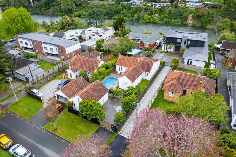 24 Clifton Road, Hamilton Central, Hamilton - Carousel 21