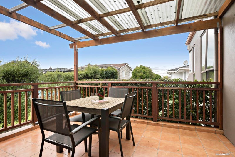 2/870 East Coast Road, Northcross, Auckland - Carousel 2