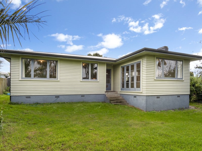 2 Woodford Avenue, Brookfield, Tauranga - Carousel 1