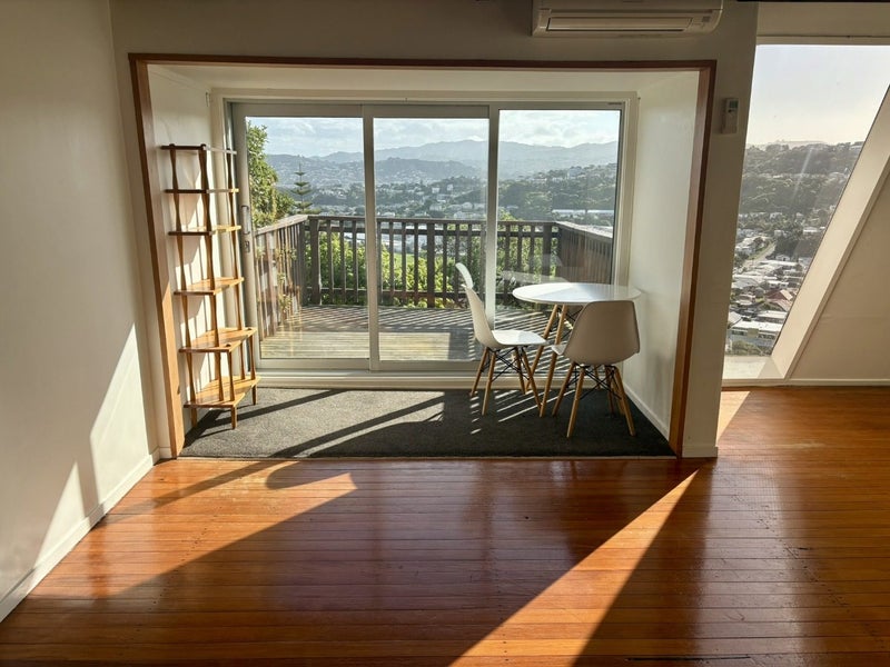 2/73A Nevay Road, Miramar, Wellington - Carousel 2