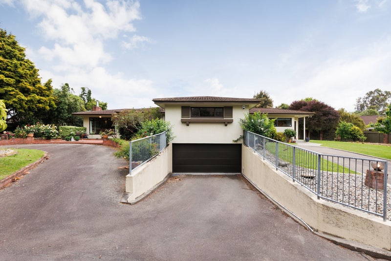 5 Ashburn Lane, Awapuni, Palmerston North - Carousel 1
