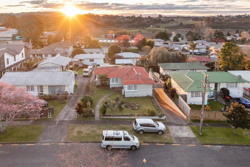 14 Manson Street, Gate Pa, Tauranga - Carousel 1