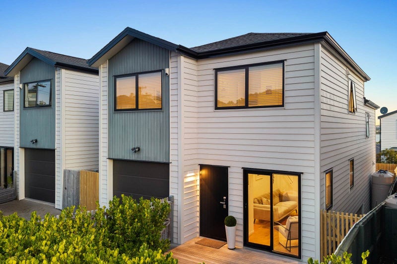 1 Inglewood Street, Wai o Taiki Bay, Auckland - Carousel 1