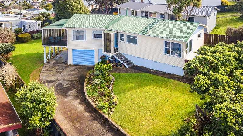 186 Conclusion Street, Ascot Park, Porirua - Carousel 1