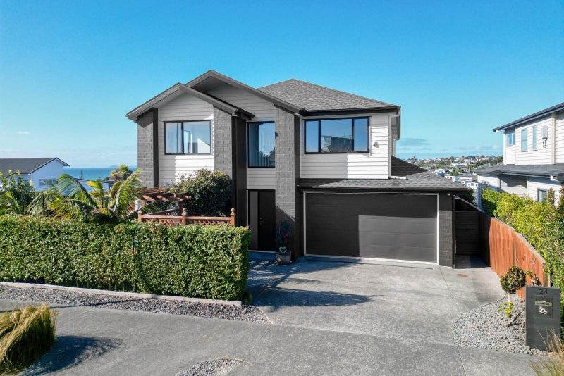 24 Bearing Parade, Long Bay, Auckland - Carousel 1