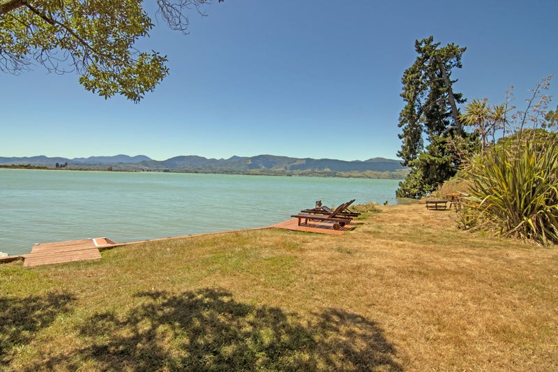 137 Barnett Avenue, Best Island, Richmond - Carousel 24