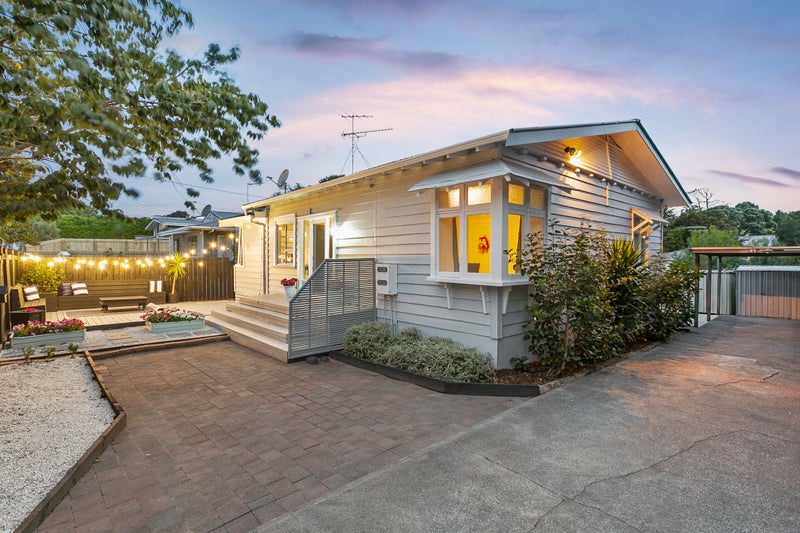 117 Beach Haven Road, Beach Haven, Auckland - Carousel 1