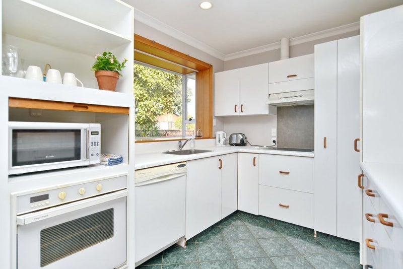 6 Fairmont Place, Hornby, Christchurch - Carousel 2