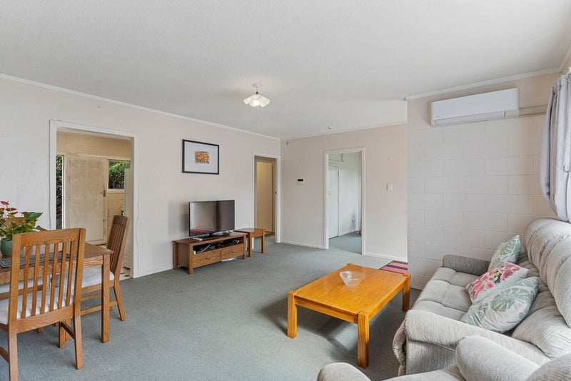2 Konini Road, Titirangi, Auckland - Carousel 2