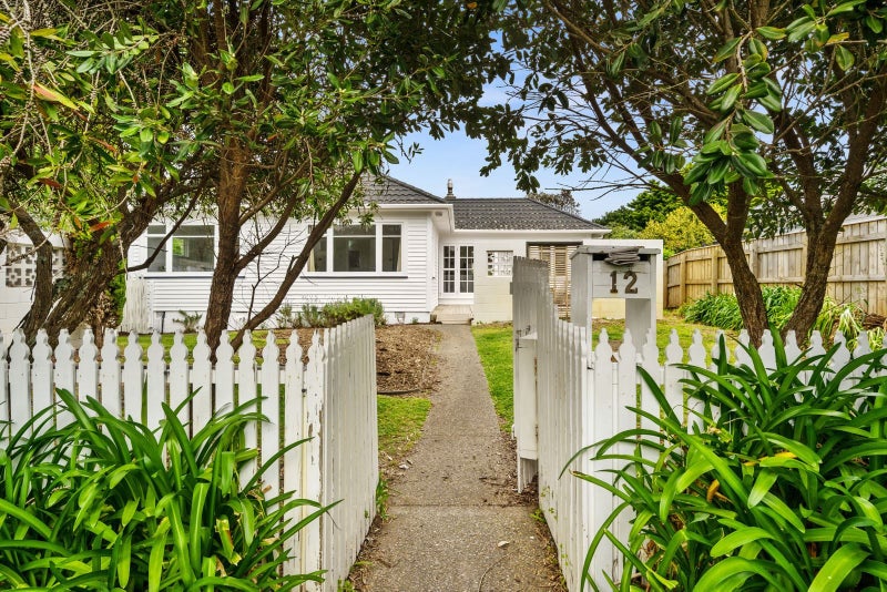 12 Karaka Grove, Raumati Beach, Paraparaumu - Carousel 1