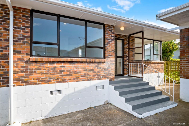 2/0 Kings Road, Panmure, Auckland - Carousel 1