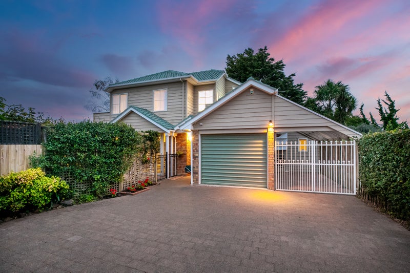 7B Buxton Street, Point Chevalier, Auckland - Carousel 1