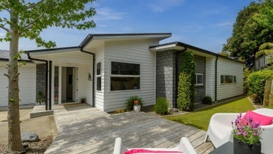 101 Hawkridge Heights, Bethlehem, Tauranga - Carousel 1