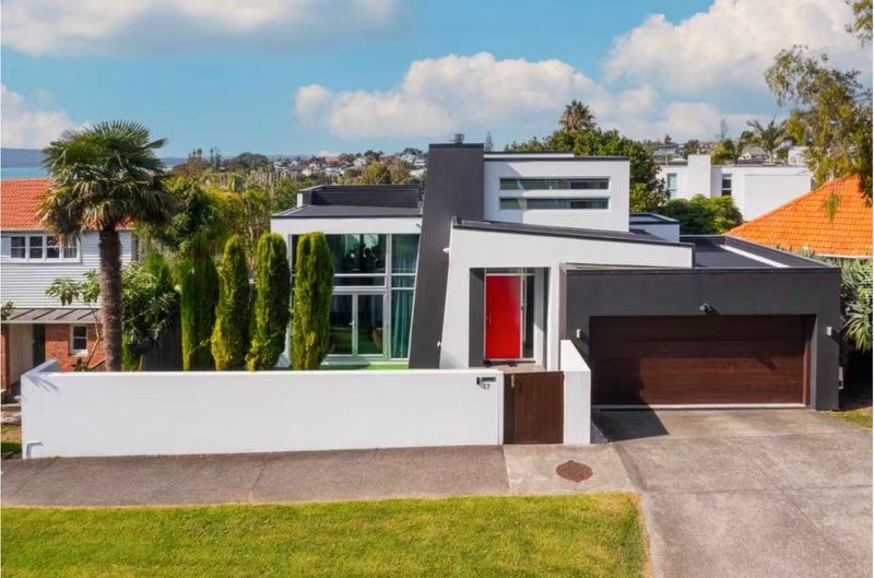 17 Kurahaupo Street, Orakei, Auckland - Carousel 1