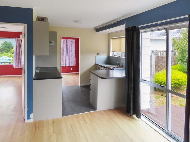 262 Maungaraki Road, Maungaraki, Lower Hutt - Carousel 1