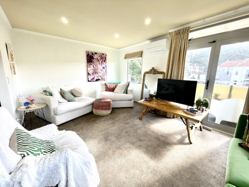 74/305 Evans Bay Parade, Hataitai, Wellington - Carousel 1