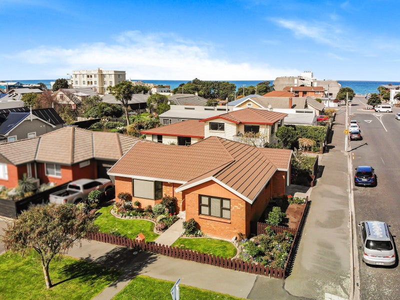 18 Albert Street, Saint Clair, Dunedin - Carousel 1