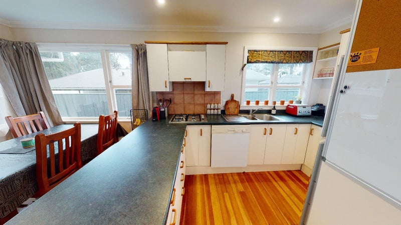 111 Manawatu Street, Hokowhitu, Palmerston North - Carousel 2