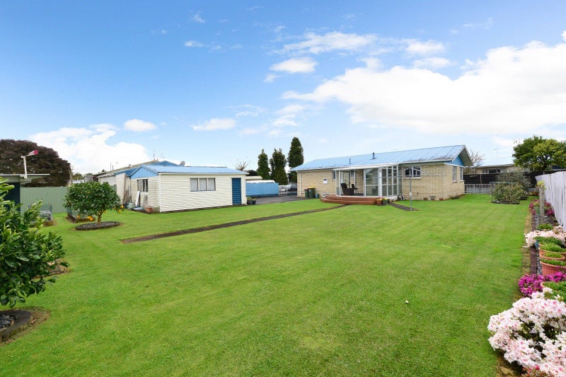 20 Pamela Place, Deanwell, Hamilton - Carousel 2