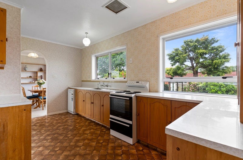 10 Tomlinson Street, Hillpark, Auckland - Carousel 2