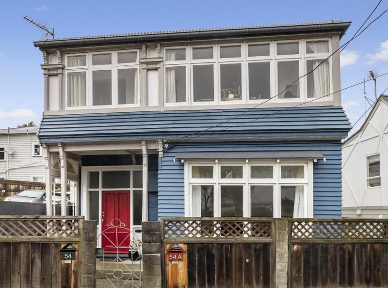 54 Roxburgh St, Mount Victoria, Wellington - Carousel 1