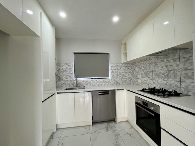 8/3 Arran Street, Avondale, Auckland - Carousel 2