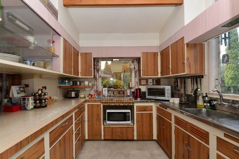 25 Queenwood Avenue, Queenwood, Hamilton - Carousel 2