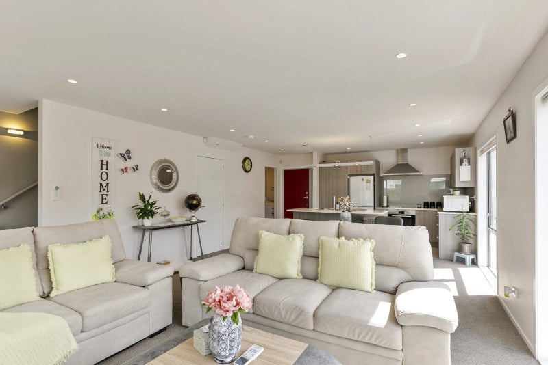 2/61 Black Rock Road, Newlands, Wellington - Carousel 2