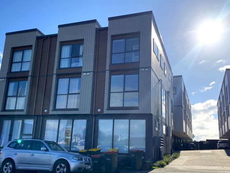 3/14 Williamson Avenue, Belmont, Auckland - Carousel 1