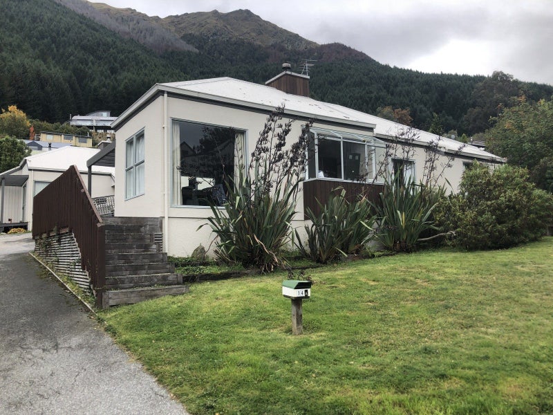 14A Williams Street, Sunshine Bay, Queenstown - Carousel 1