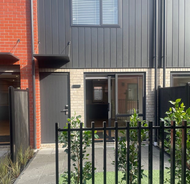 10/7 Boyd Avenue, Mangere Bridge, Auckland - Carousel 1