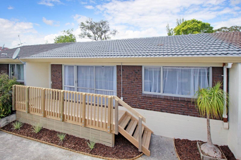 2/17 Ballater Place, Highland Park, Auckland - Carousel 2