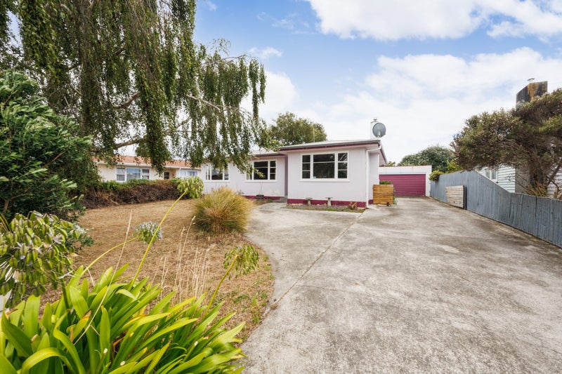 8 Duff Crescent, Highbury, Palmerston North - Carousel 1