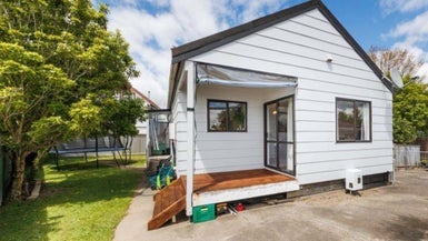 27 Newton Place, Westbrook, Palmerston North - Carousel 1
