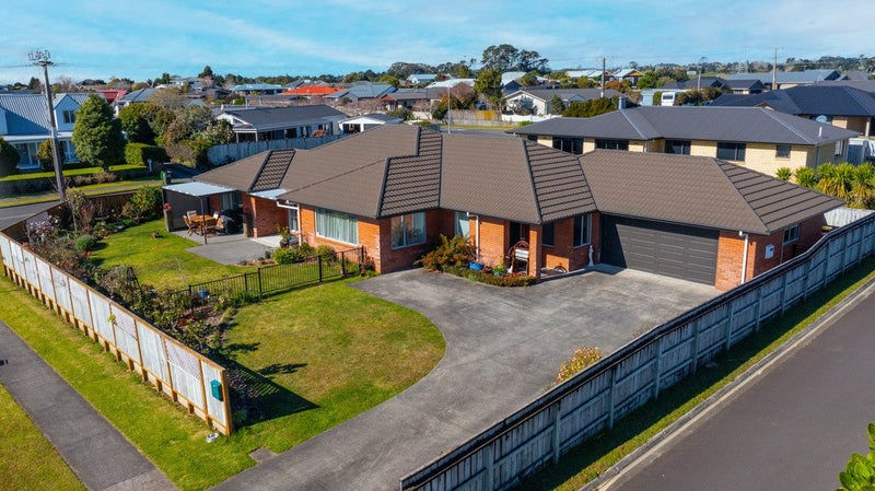 1 Honeyfield Drive, Whalers Gate, New Plymouth - Carousel 1