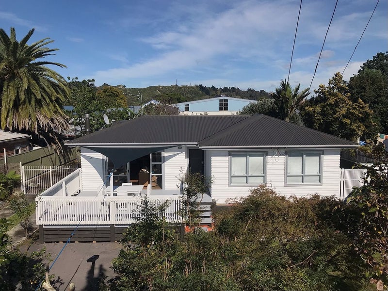 2 Turenne Street, Inner Kaiti, Gisborne - Carousel 1