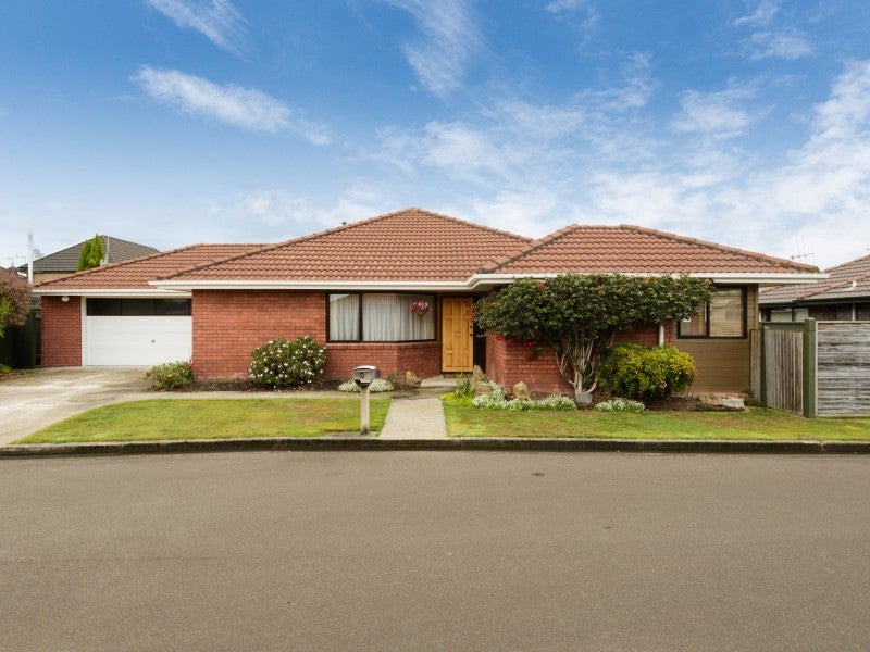 1 Seville Court, Terrace End, Palmerston North - Carousel 1